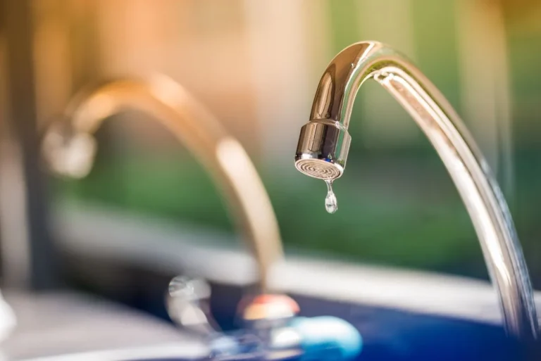 how to fix a kitchen faucet leaking at the handle