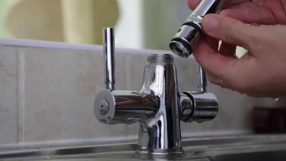 how to fix a leaking kitchen tap