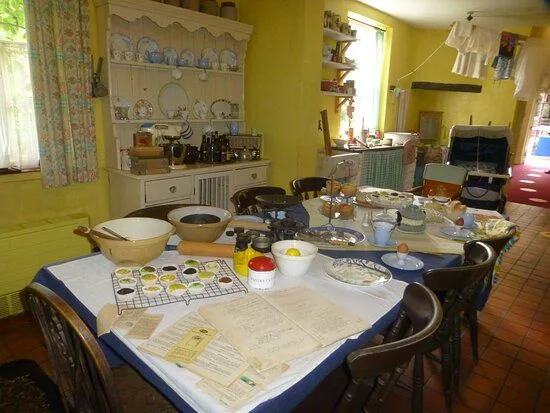 kitchen table decor mistakes