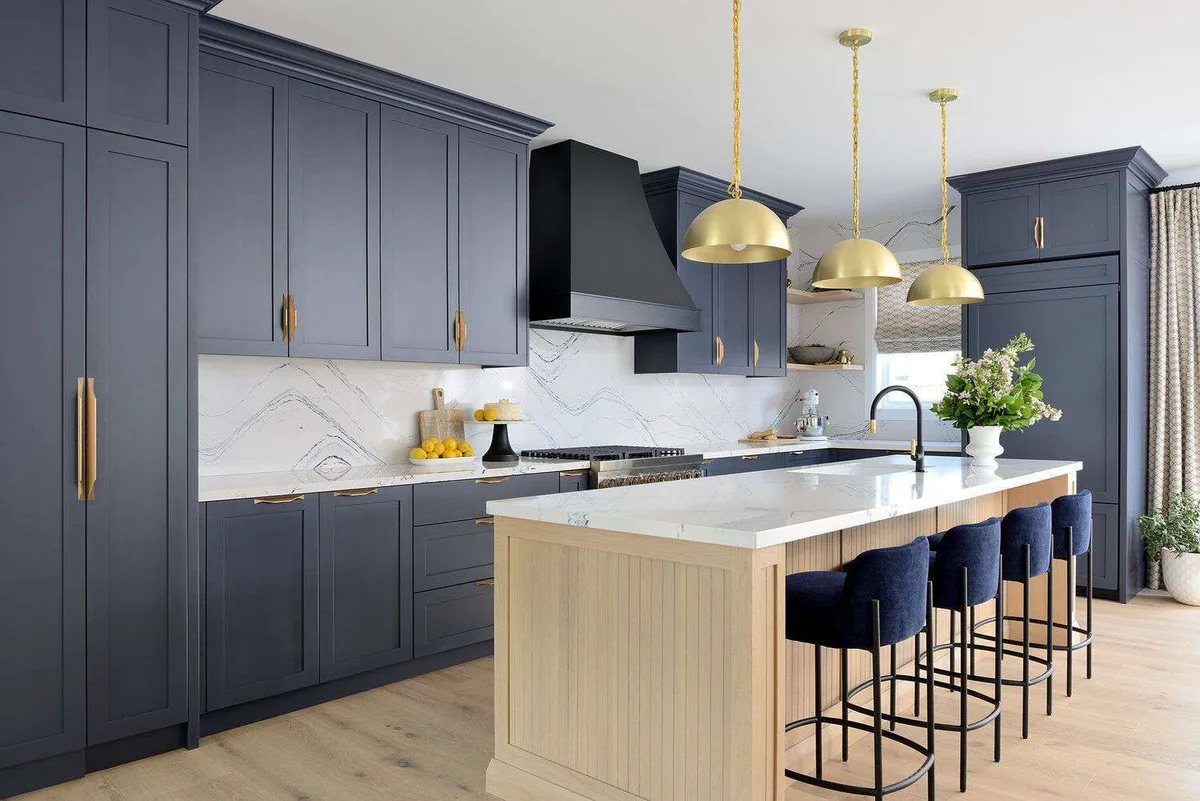 popular two-tone cabinet color pairings